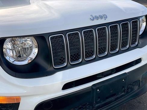 Used 2023 Jeep Renegade Latitude image 28