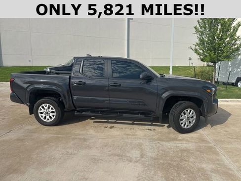 Used 2024 Toyota Tacoma TRD Sport RWD image 2