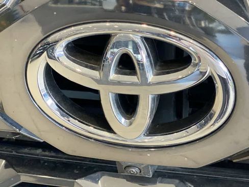 Used 2024 Toyota Tundra Platinum image 10