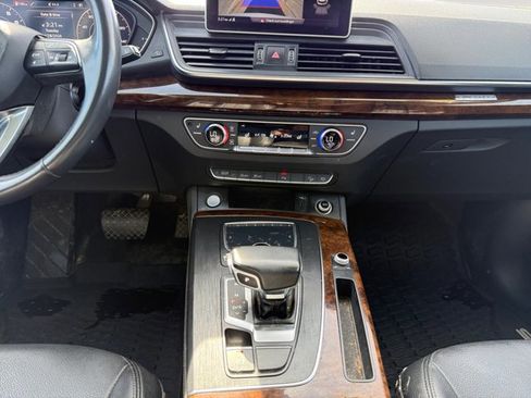 Used 2020 Audi Q5 2.0T Premium Plus w/ Premium Plus Package AWD/4WD image 11