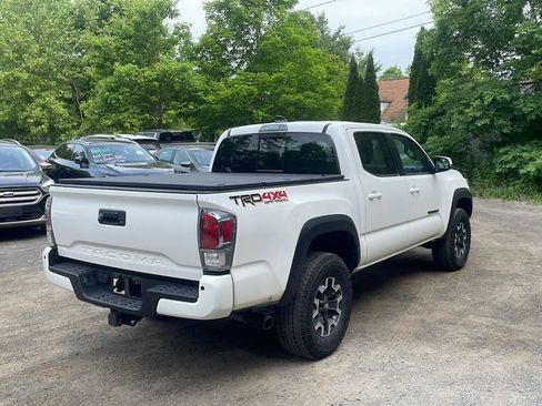 Used 2023 Toyota Tacoma TRD Off-Road w/ TRD Premium Off Road Package AWD/4WD image 8