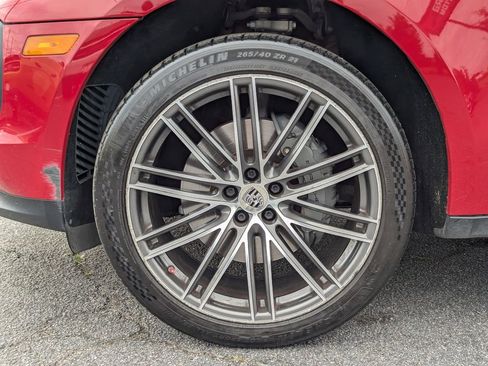 Used 2021 Porsche Macan S w/ Premium Package Plus image 30