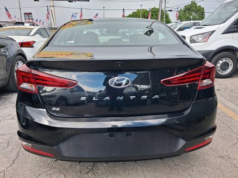 Used 2020 Hyundai Elantra SE w/ Cargo Package (C1) FWD image 4