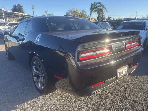 Used 2016 Dodge Challenger SXT Plus image 5