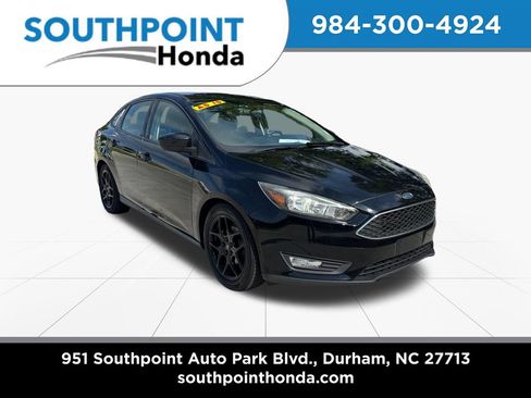 Used 2016 Ford Focus SE w/ Equipment Group 201A FWD image 1