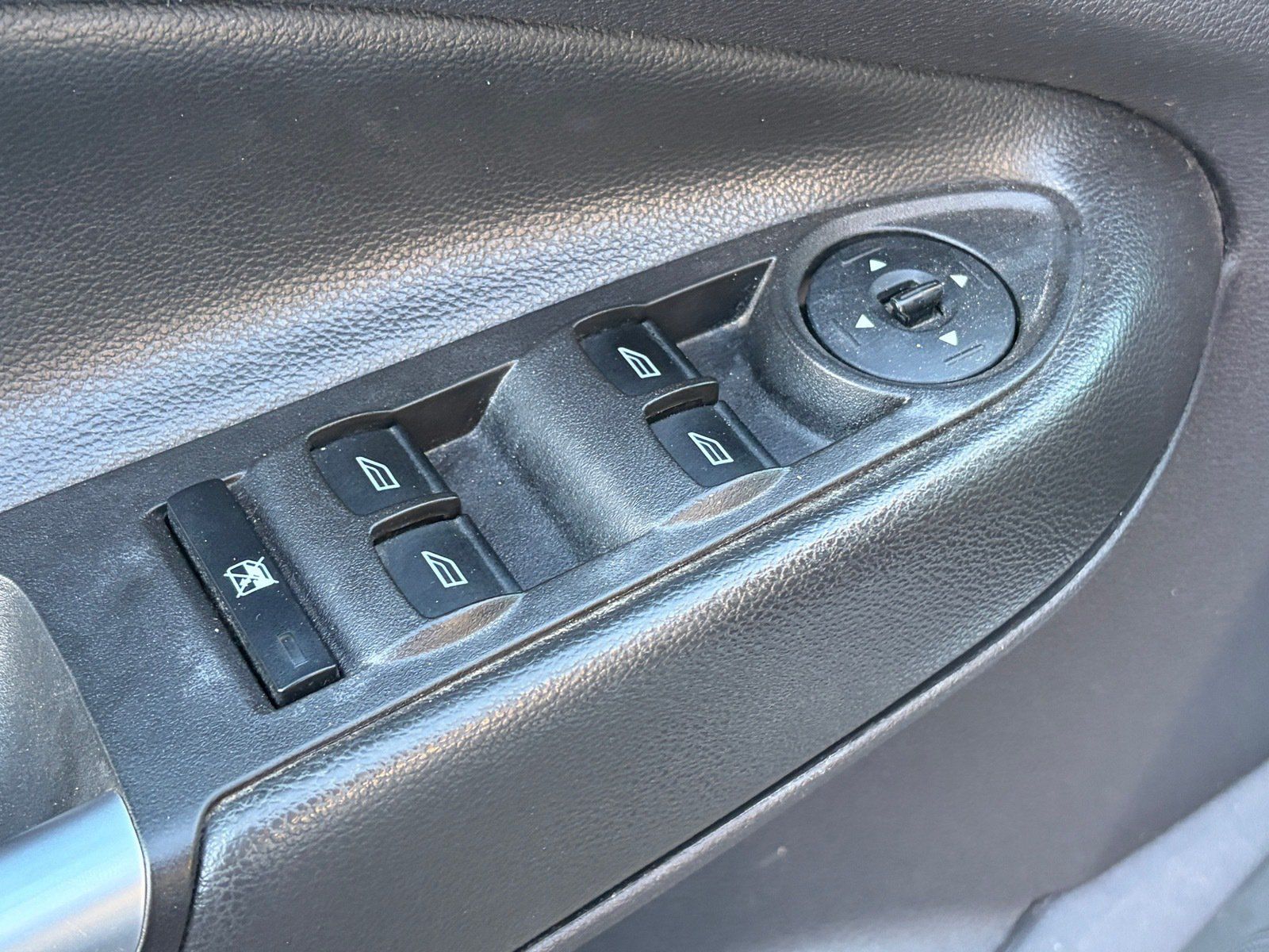 Used 2016 Ford Escape SE FWD image 6
