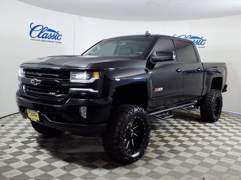 Used 2018 Chevrolet Silverado 1500 LTZ Z71 w/ Midnight Edition image 6