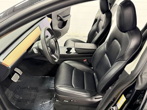 Used 2022 Tesla Model Y Performance image 11