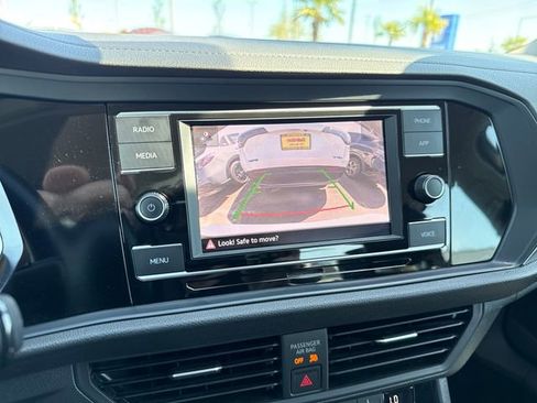 Used 2024 Volkswagen Jetta SE FWD image 23