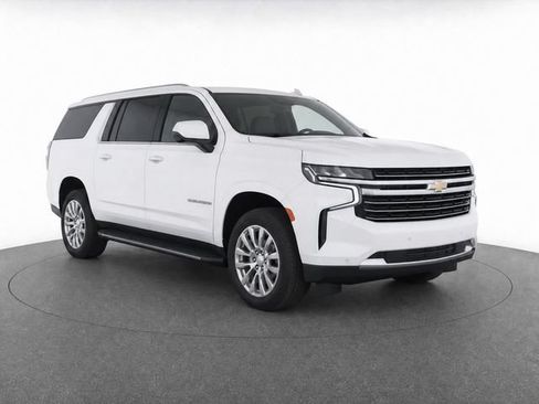Used 2021 Chevrolet Suburban LT w/ LT Signature Package RWD image 2