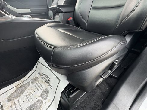 Used 2024 Ford Explorer XLT w/ Equipment Group 202A image 33