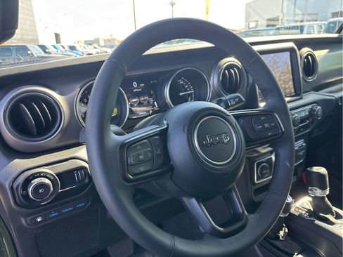 Used 2023 Jeep Wrangler Unlimited w/ 8.4" Radio Group image 12