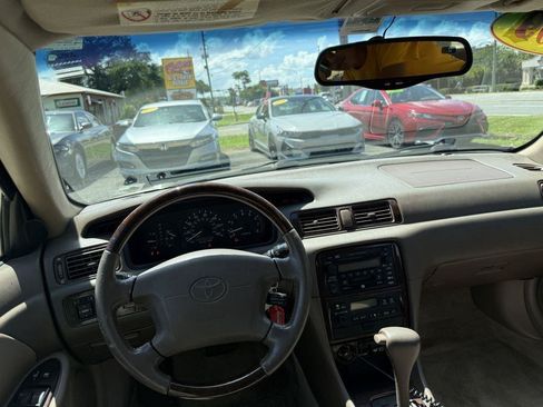 Used 2001 Toyota Camry LE FWD image 15