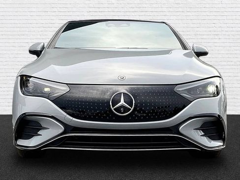 Used 2023 Mercedes-Benz EQE 500 4MATIC Sedan image 2