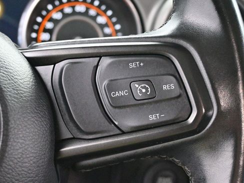 Used 2022 Jeep Gladiator Sport AWD/4WD image 16