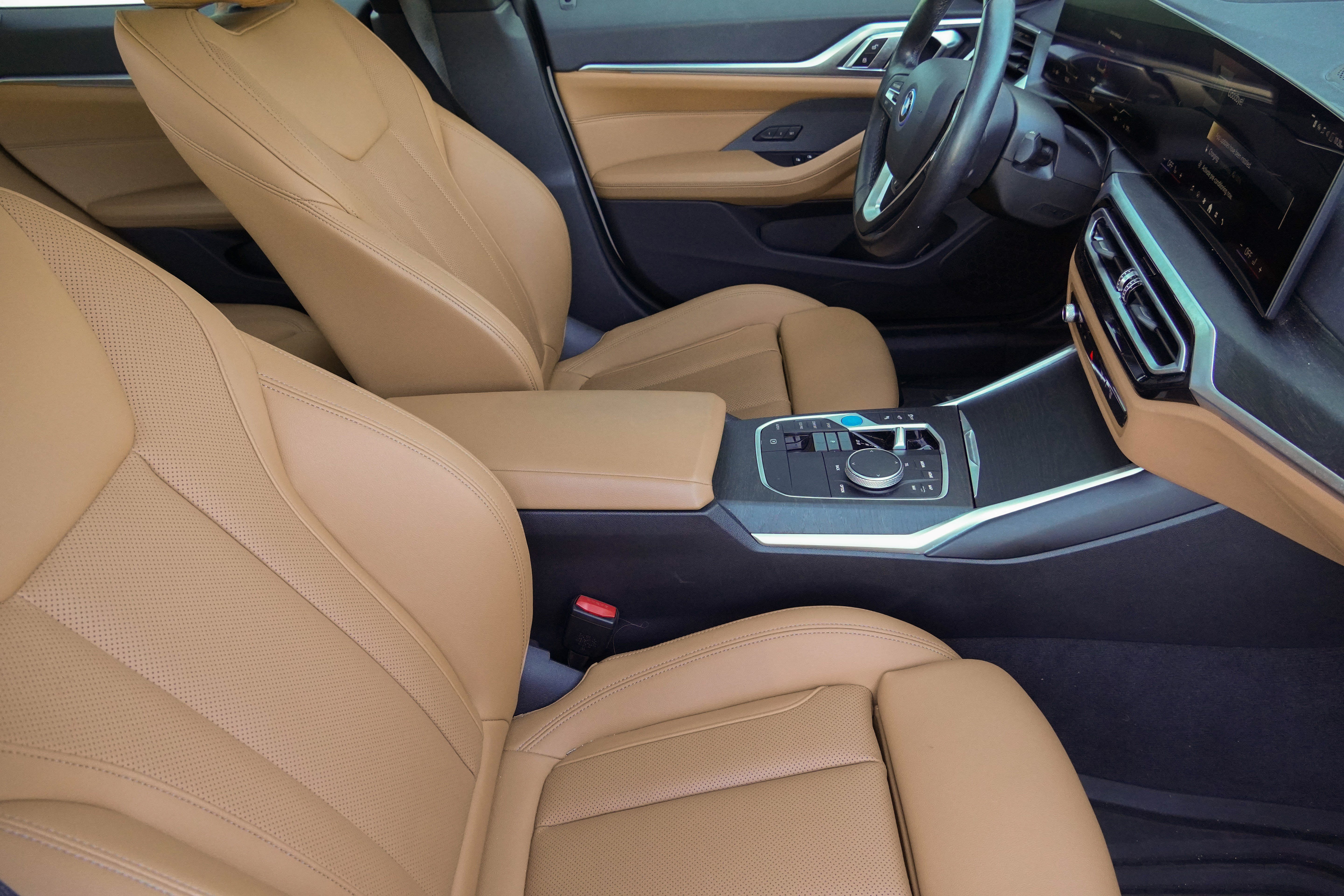 Certified 2024 BMW i4 eDrive40 w/ Premium Package RWD image 9
