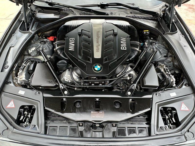 Used 2015 BMW 550i Sedan RWD image 25