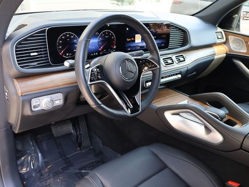 Used 2025 Mercedes-Benz GLE 450 4MATIC image 13