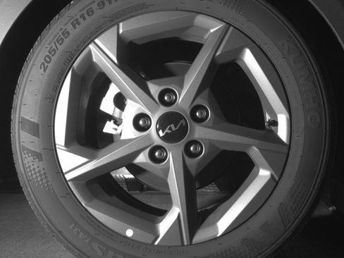 Used 2025 Kia K4 LXS image 15