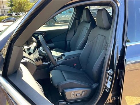 New 2025 BMW X3 xDrive30i w/ Convenience Package image 7