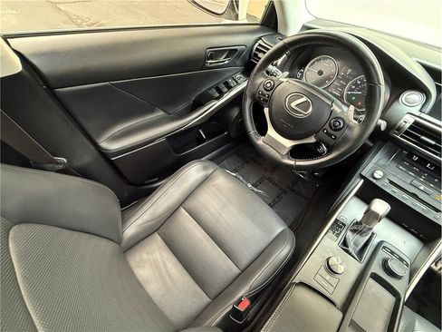 Used 2015 Lexus IS 250 image 8