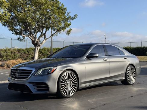 Used 2019 Mercedes-Benz S 560 Sedan image 1