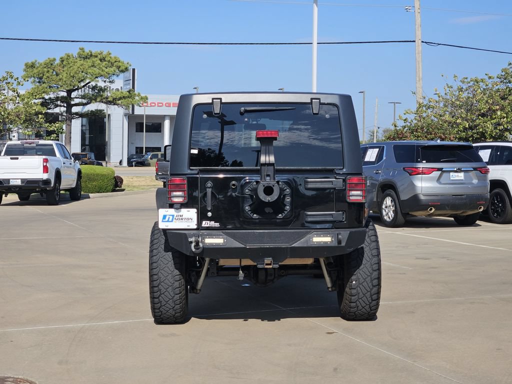 Used 2018 Jeep Wrangler Unlimited Sahara w/ Max Tow Package AWD/4WD image 6