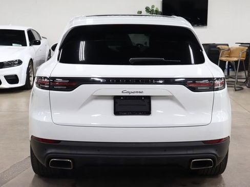 Used 2022 Porsche Cayenne Platinum Edition AWD/4WD image 4