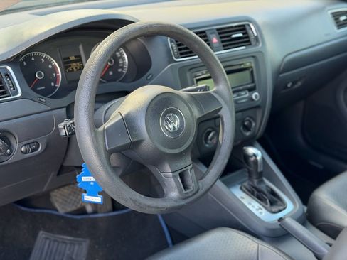 Used 2014 Volkswagen Jetta SE FWD image 17