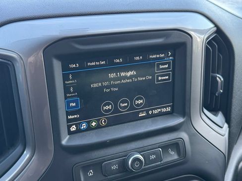Used 2019 Chevrolet Silverado 1500 Custom w/ Custom Value Package AWD/4WD image 16