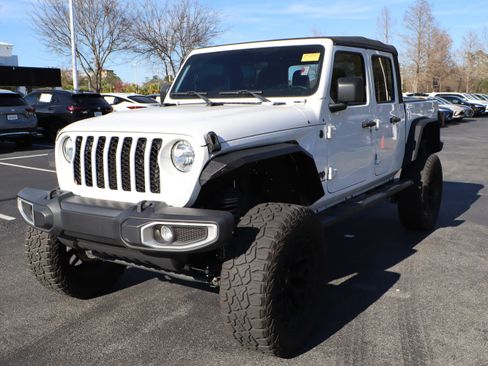 Used 2023 Jeep Gladiator Sport image 18