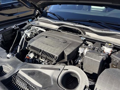 Used 2025 Honda Pilot Touring image 35