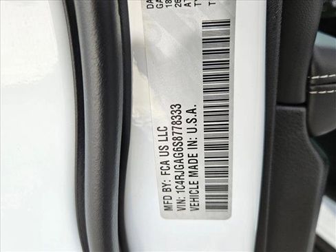 New 2025 Jeep Grand Cherokee Altitude image 20