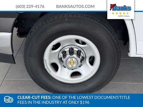 Used 2025 Chevrolet Express 3500 LT w/ LT Preferred Equipment Group RWD image 4
