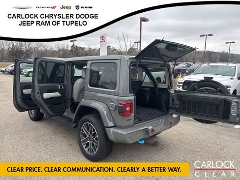 Used 2022 Jeep Wrangler Sahara image 16