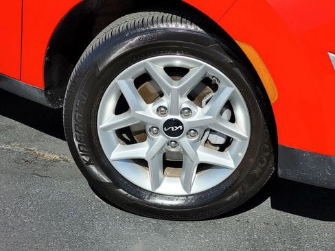 Used 2025 Kia Soul S FWD image 10