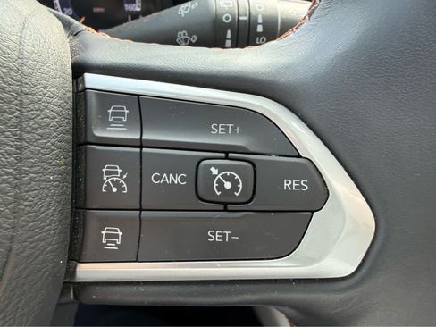 Used 2022 Jeep Compass Limited w/ Elite Group AWD/4WD image 18