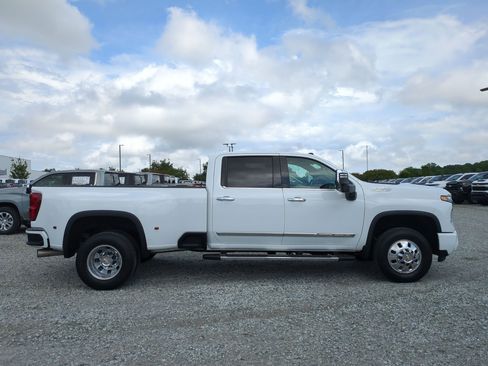 Certified 2025 Chevrolet Silverado 3500 High Country w/ Technology Package AWD/4WD image 11