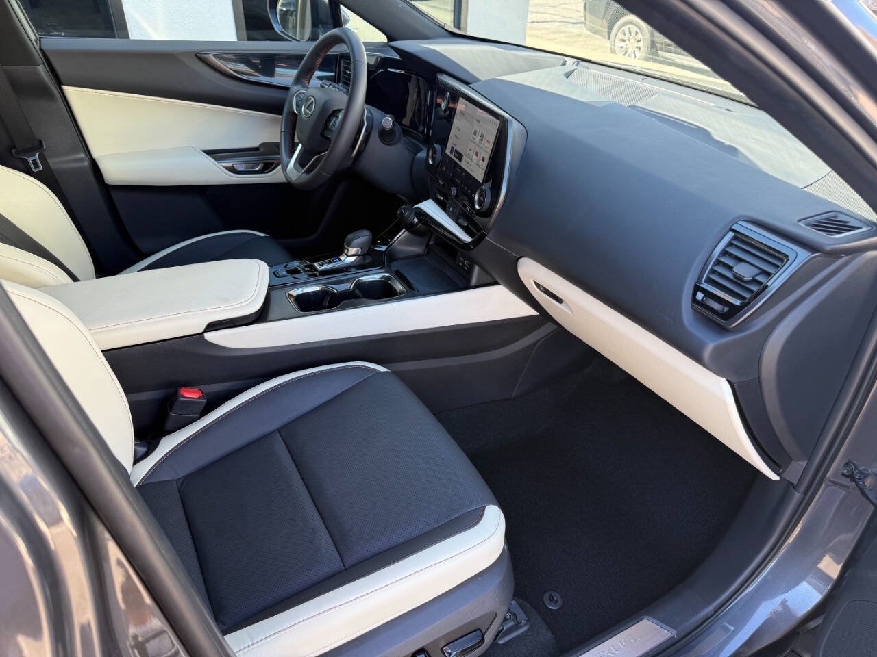 Used 2024 Lexus NX 250 FWD w/ Cold Area Package image 30