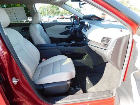 Used 2023 Nissan Rogue SV w/ SV Premium B Package AWD/4WD image 18