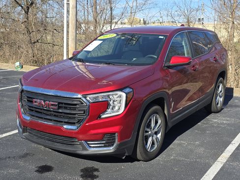 Used 2023 GMC Terrain SLE image 8