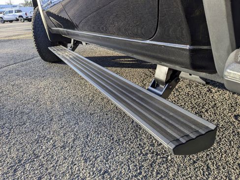 Used 2022 GMC Sierra 3500 Denali w/ Denali Black Diamond Edition image 27