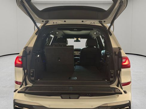 Used 2021 BMW X7 M50i w/ Executive Package AWD/4WD image 12