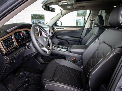 New 2026 Volkswagen Atlas SE FWD image 26