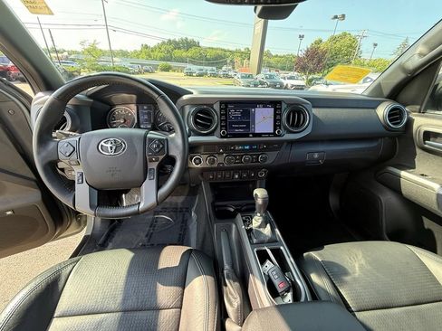 Used 2023 Toyota Tacoma TRD Sport w/ TRD Premium Sport Package AWD/4WD image 13