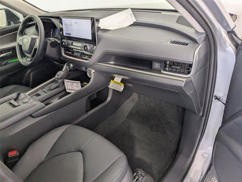 Used 2026 Toyota Grand Highlander XLE image 5