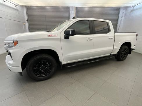 Used 2022 Chevrolet Silverado 1500 RST AWD/4WD image 3