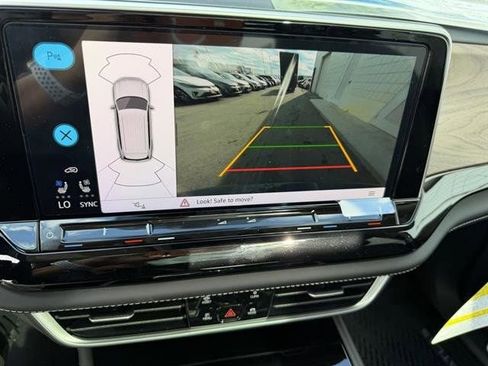 New 2026 Volkswagen Atlas SE image 24