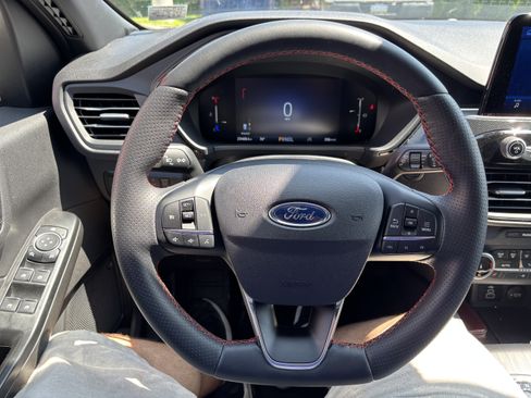 Used 2025 Ford Escape ST-Line Select AWD/4WD image 18