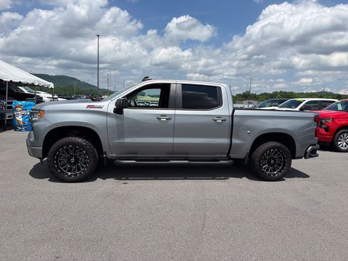 Used 2024 Chevrolet Silverado 1500 RST w/ Z71 Off-Road Package AWD/4WD image 10